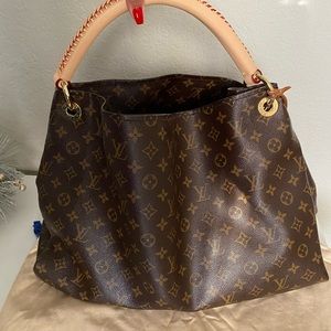 Reserved Louis Vuitton Artsy GM-Offers now welcome
